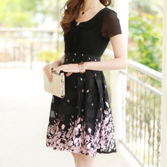 Dresses & Skirts - NIP Lavender Hem Black Short Sleeve A Line